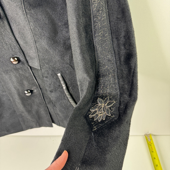 Stella Rossa Gorgeous Italian Lamb Shearling with Gold Embroidery - Picture 3 of 16